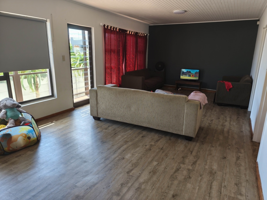 4 Bedroom Property for Sale in De Kelders Western Cape